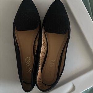 XOXO Women's Elegant Black Flats